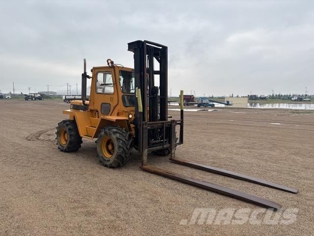 CAT R80 Terrængående gaffeltruck