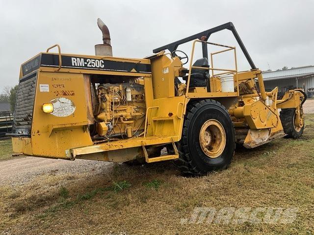 CAT RM-250C Jordvibrationstromler