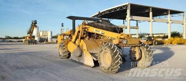 CAT RM300 Jordvibrationstromler