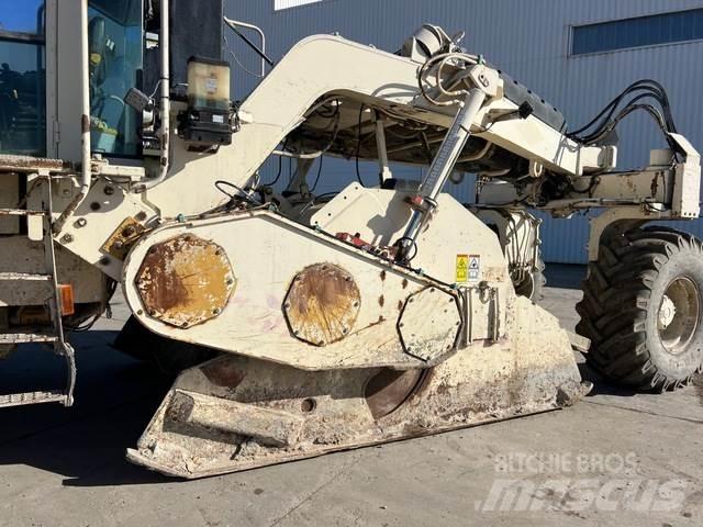 CAT RM500 Jordvibrationstromler