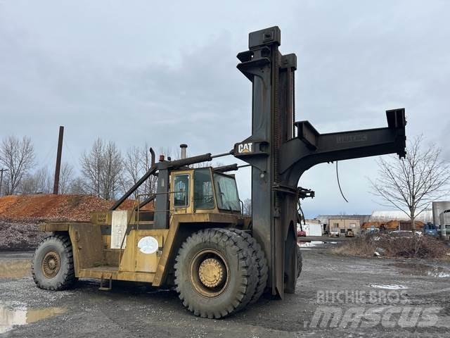 CAT V900 Gaffeltruck til containerhåndtering