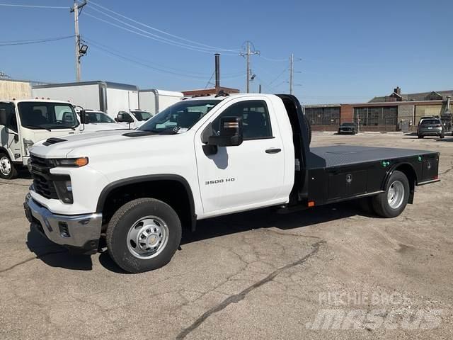 Chevrolet 3500 Lastbil med lad/Flatbed