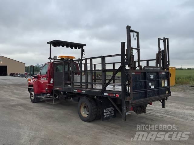 Chevrolet 5500 Lastbil med lad/Flatbed