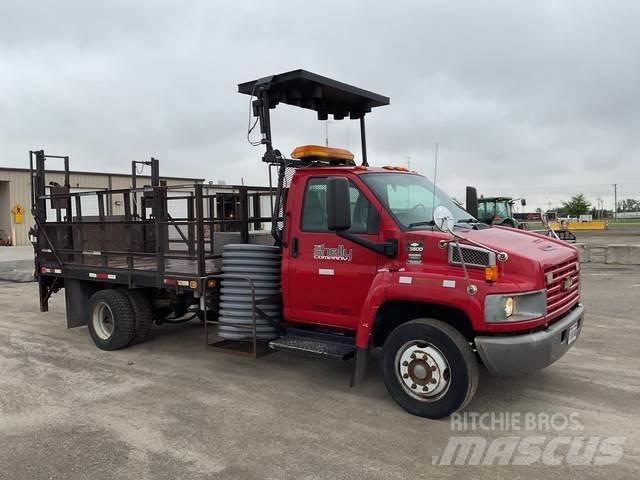 Chevrolet 5500 Lastbil med lad/Flatbed