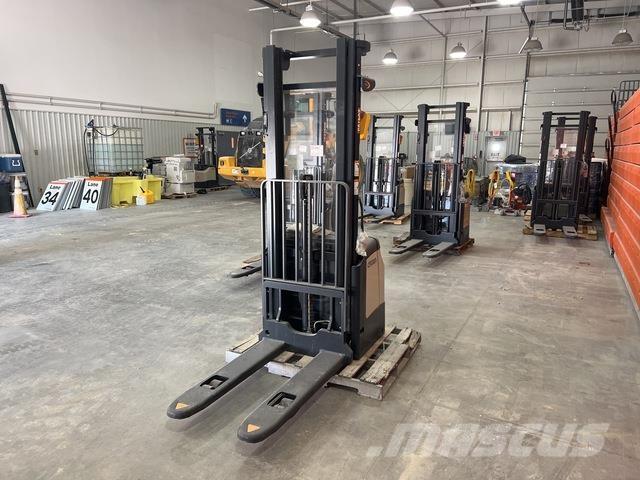 Crown ES 4000 Selvkørende stablere