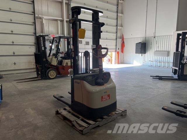 Crown ES 4000 Selvkørende stablere