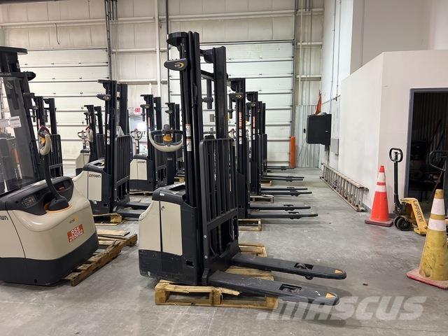 Crown ES 4000 Selvkørende stablere