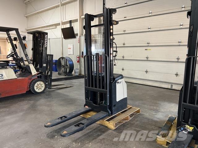 Crown ES 4000 Selvkørende stablere