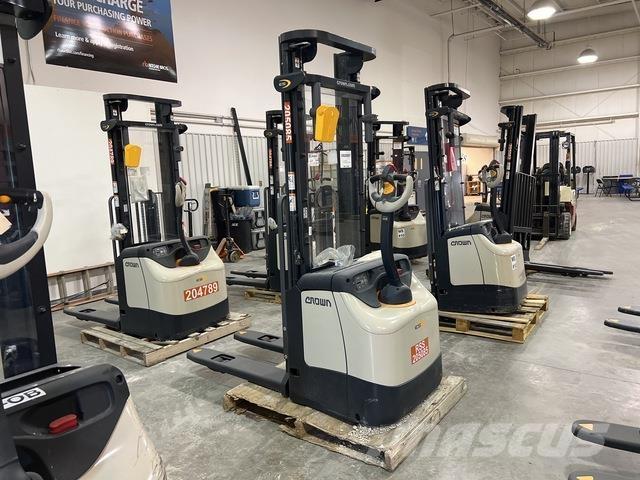 Crown ES 4000 Selvkørende stablere