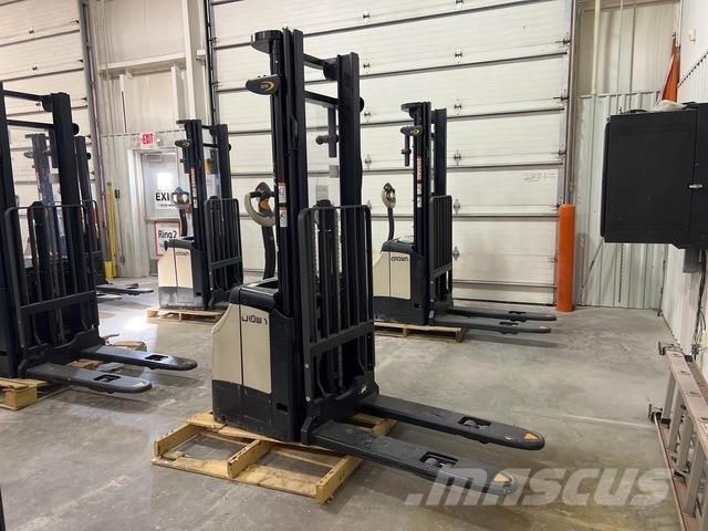 Crown ES 4000 Selvkørende stablere