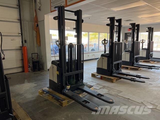 Crown ES 4000 Selvkørende stablere