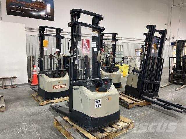 Crown ES 4000 Selvkørende stablere