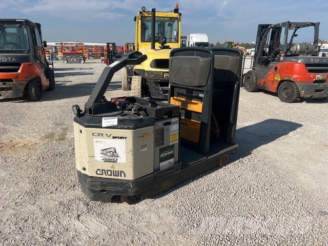 Crown TR4500 Bugsertruck