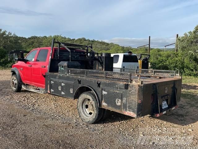 Dodge Ram 5500 Lastbil med lad/Flatbed