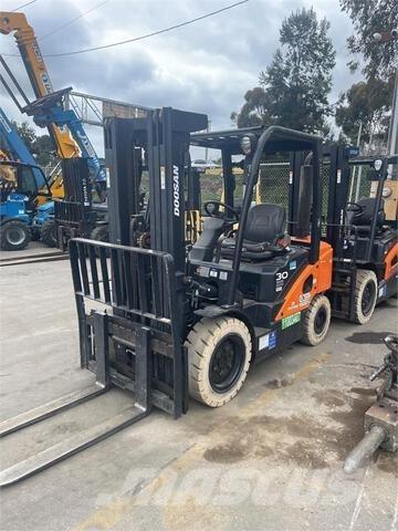 Doosan D30S7 Gaffeltrucks - andre