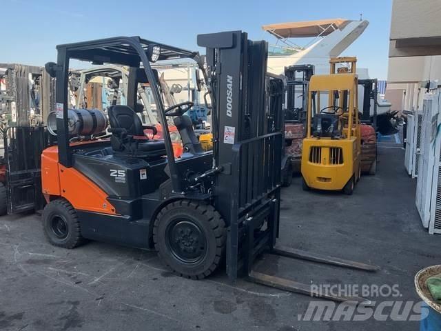 Doosan G25E-7 Entreprenør - Andet