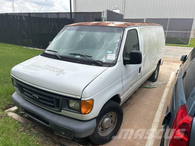 Ford E-150 Varevogne