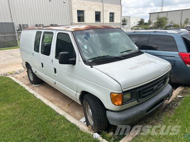 Ford E-150 Varevogne