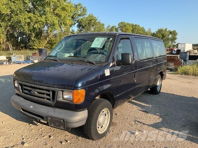 Ford E-150 XL Biler