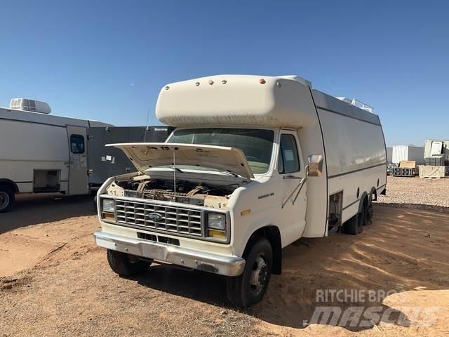 Ford E-350 Varevogne