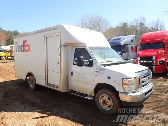 Ford E-350 Fast kasse