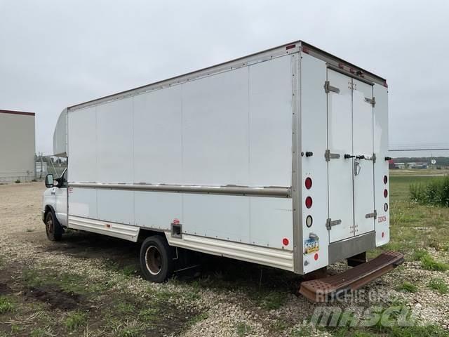 Ford E-350 Fast kasse