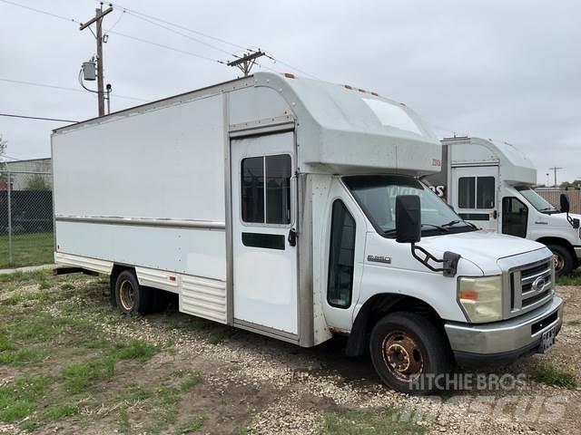Ford E-350 Fast kasse