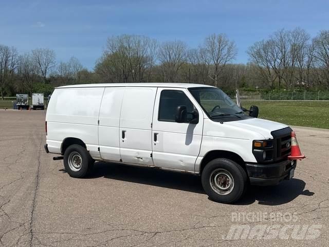 Ford E-350 Varevogne
