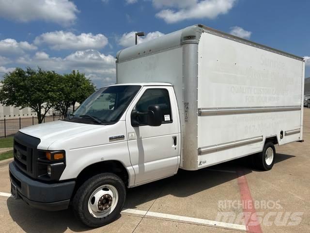 Ford E-350 Fast kasse