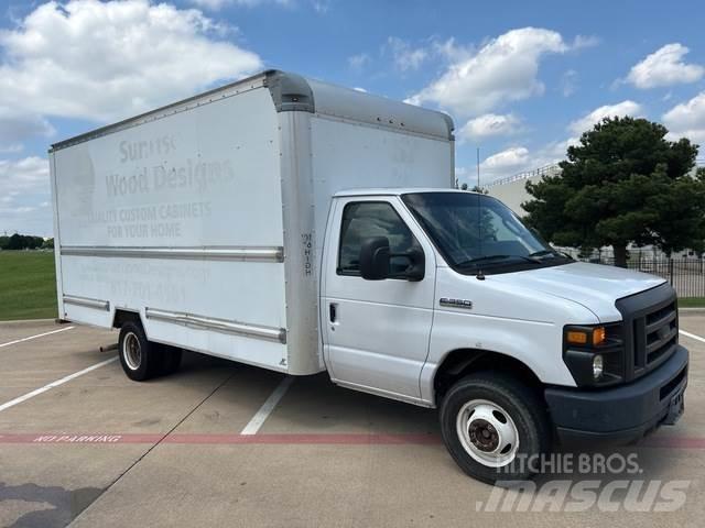 Ford E-350 Fast kasse