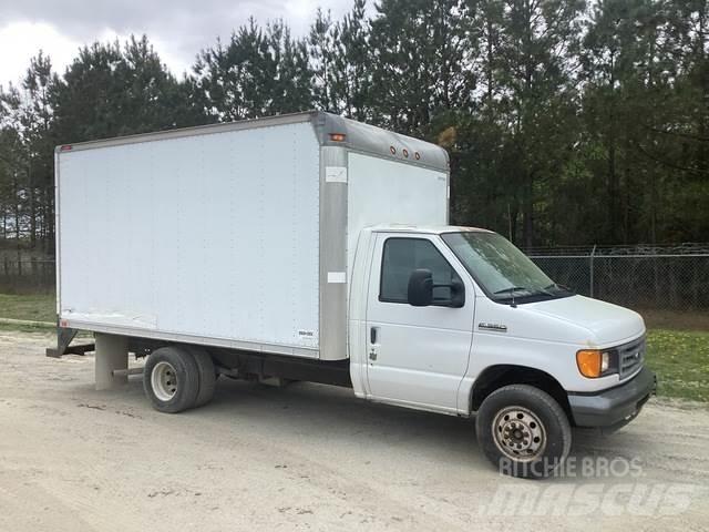 Ford E-350 Fast kasse