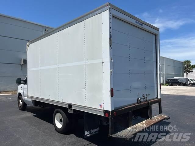 Ford E-350 Fast kasse