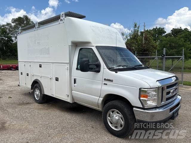 Ford E-350 Varevogne