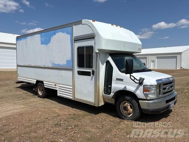 Ford E-350 Fast kasse