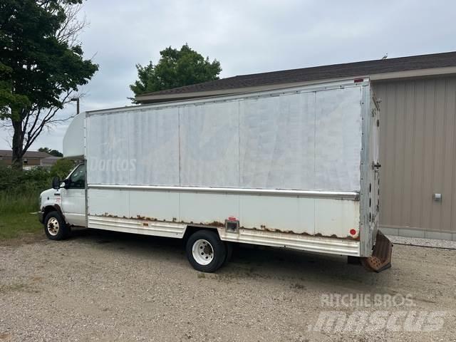 Ford E-350 Fast kasse