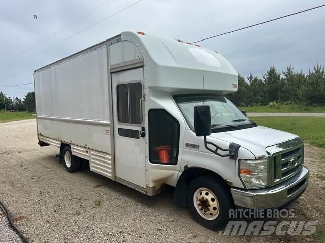 Ford E-350 Fast kasse