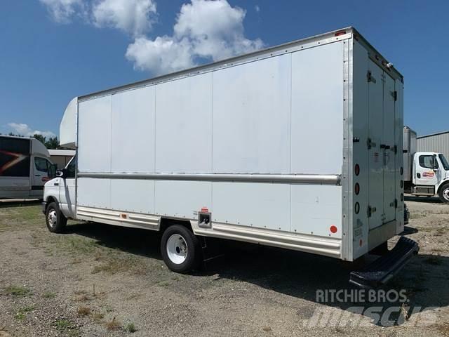 Ford E-350 Fast kasse