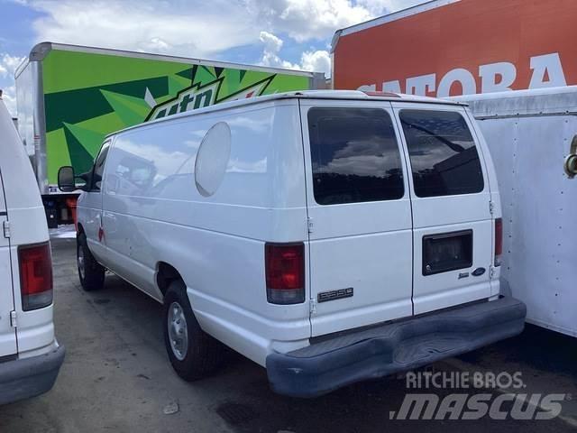 Ford E-350 Varevogne