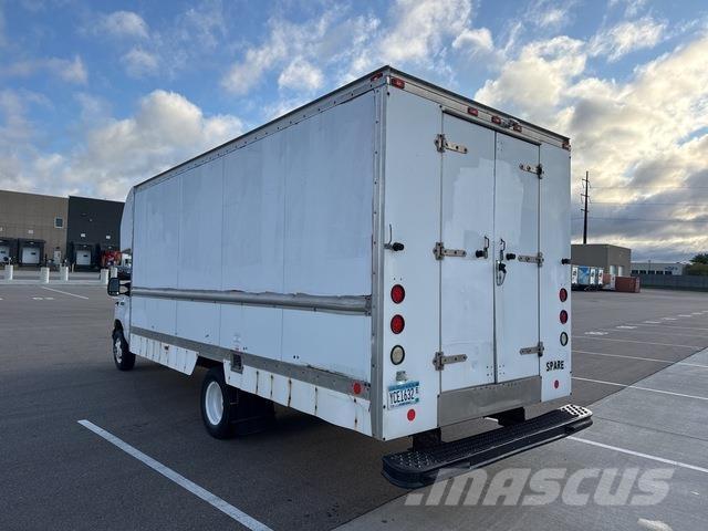 Ford E-350 Fast kasse