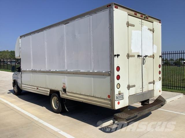 Ford E-350 Varevogne