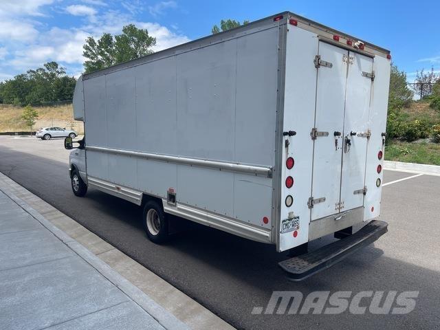 Ford E-350 Fast kasse