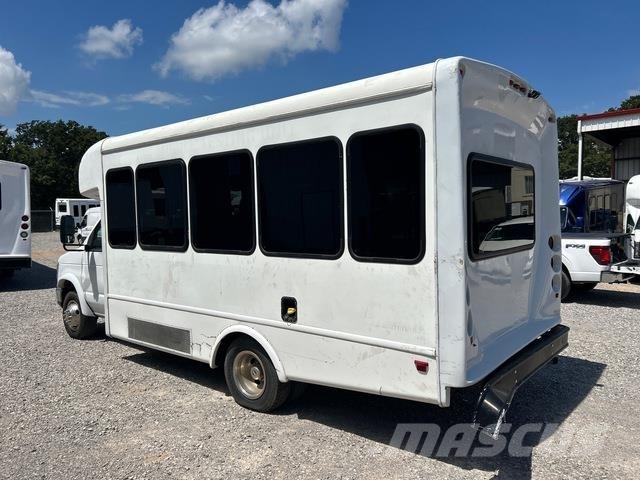 Ford E-350 Minibusser
