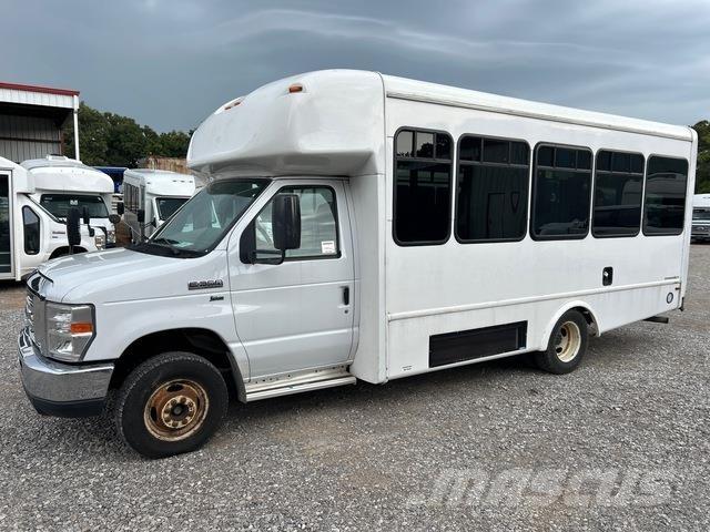 Ford E-350 Minibusser