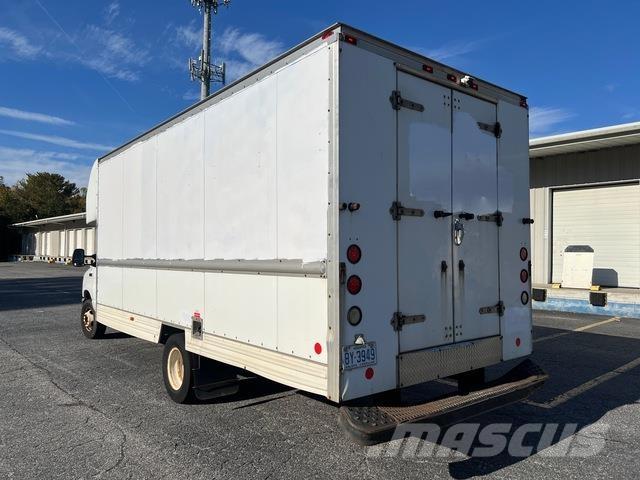 Ford E-350 Fast kasse