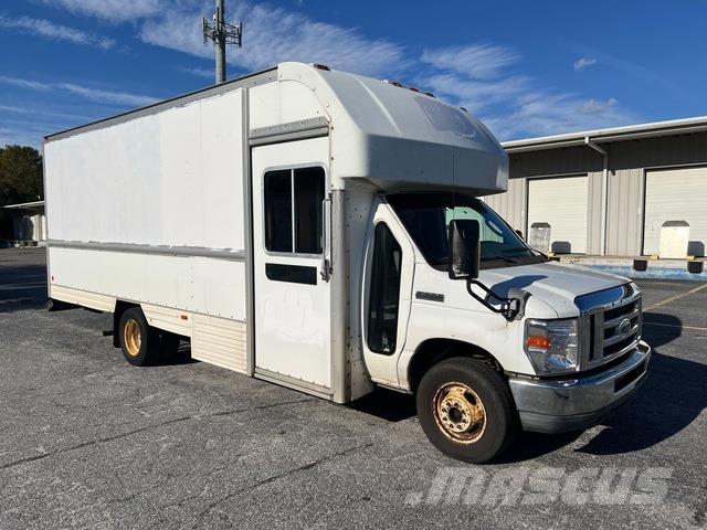 Ford E-350 Fast kasse