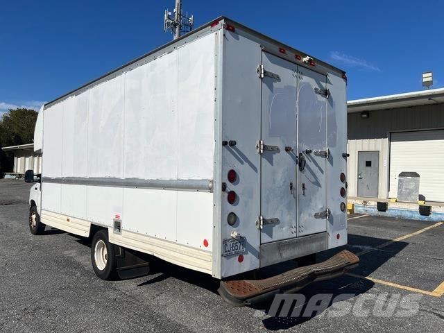 Ford E-350 Fast kasse