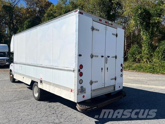 Ford E-350 Fast kasse