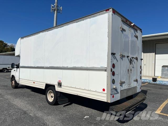 Ford E-350 Fast kasse