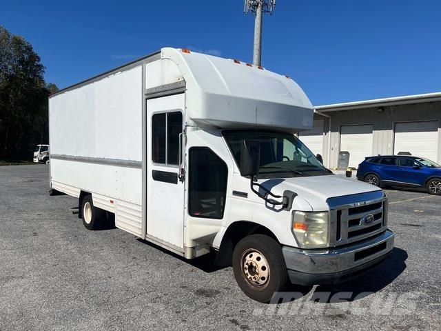 Ford E-350 Fast kasse