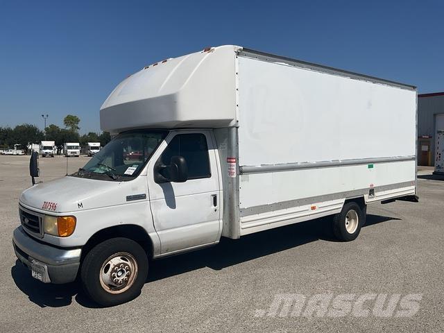 Ford E-350 Fast kasse